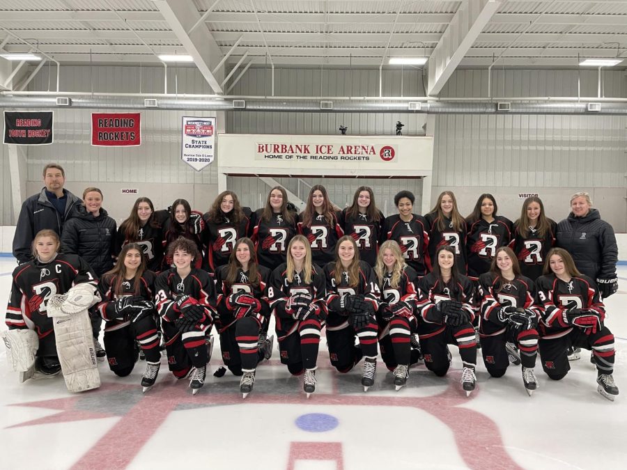 The 21-22 RMHS Girls Hockey Team